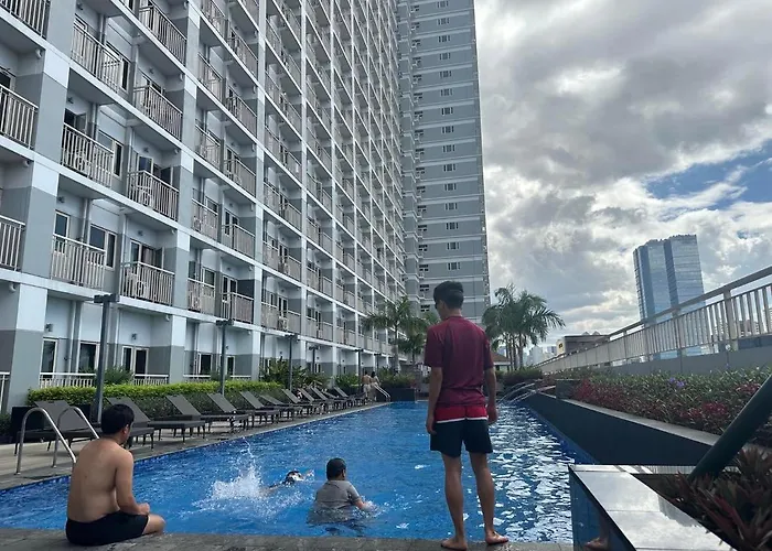 Homey Roxas Blvd Pool Parking Wifi Apartment