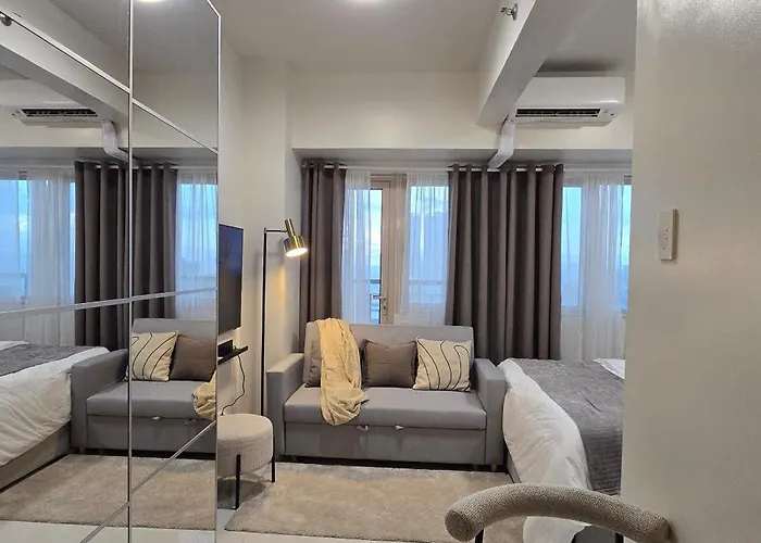 Homey Roxas Blvd Pool Parking Wifi Apartment